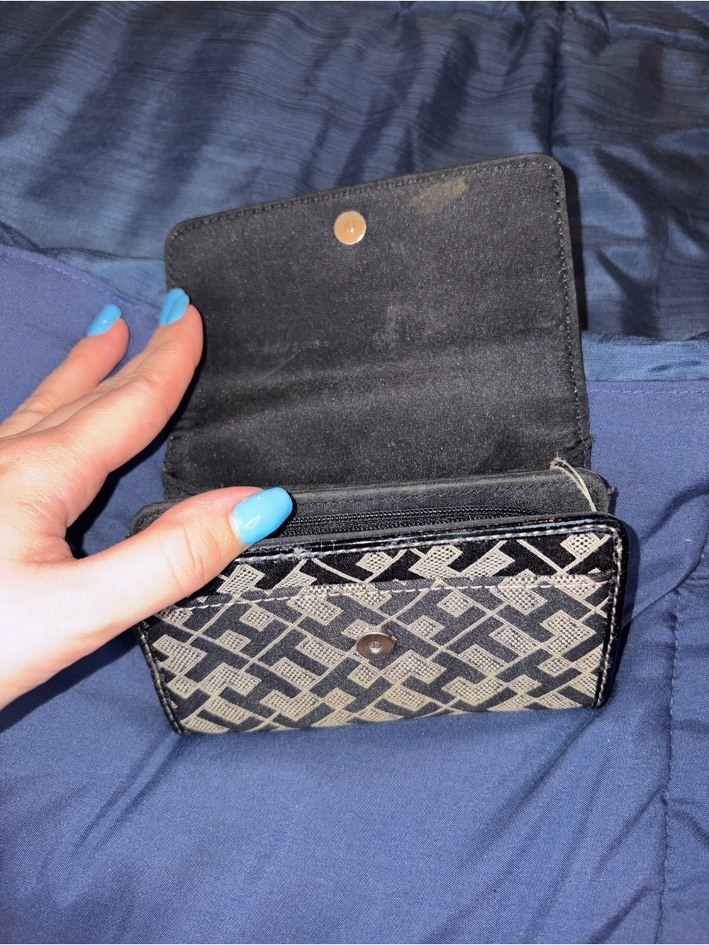 Tommy Hilfiger Black & Tan Monogram Print Snap Wallet Coin Purse - Picture 4 of 7
